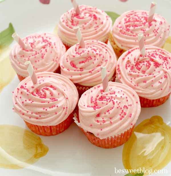 Pink-Lemonade-Cupcakes-2